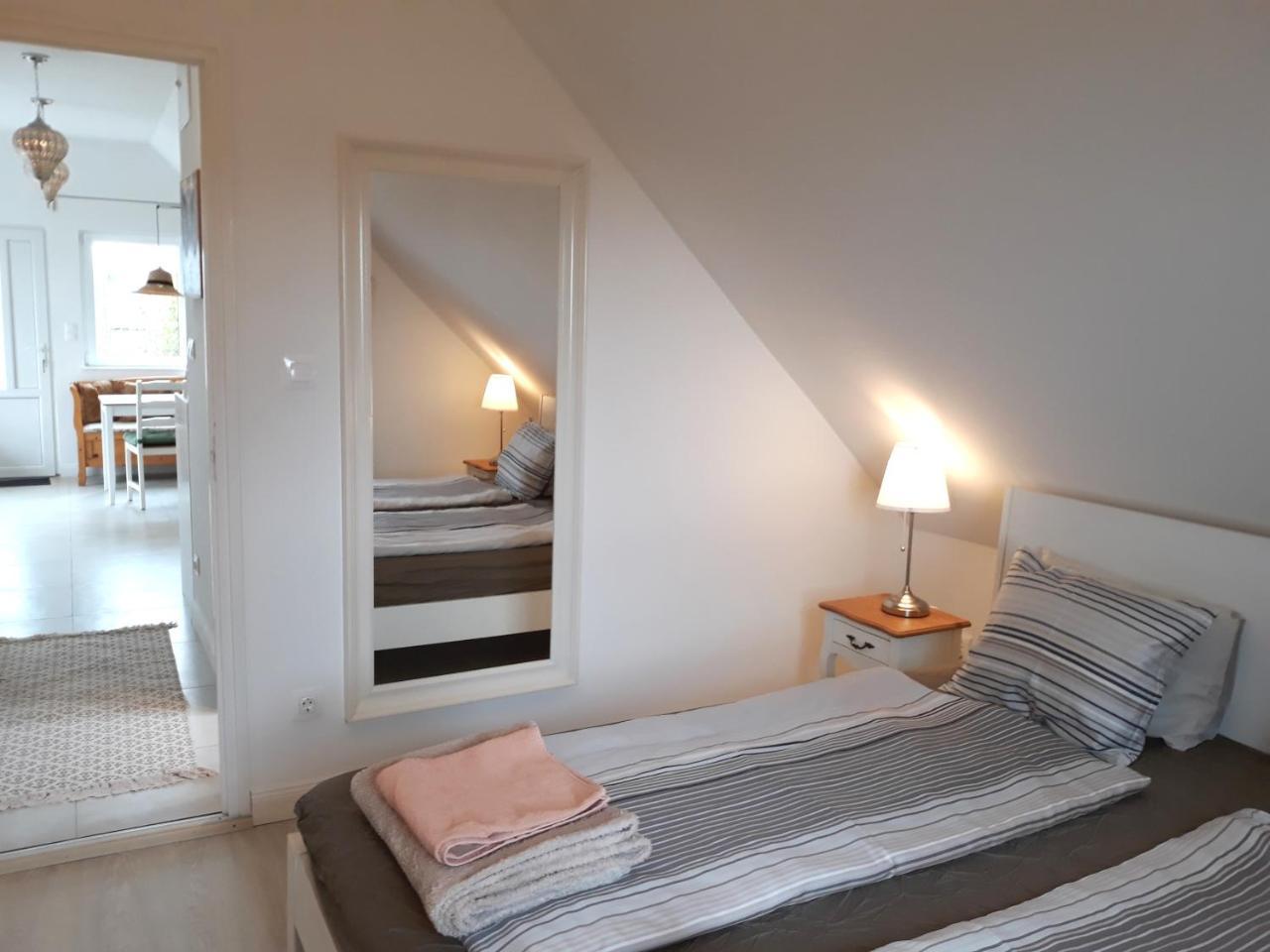 Fueloep Villa Apartmanhaz Balatonszepezd Eksteriør billede